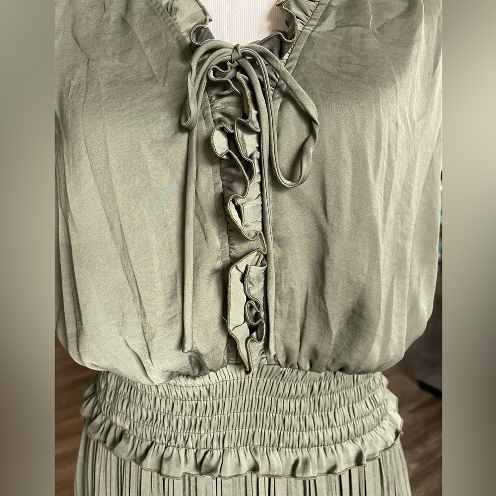 Lane Bryant pleated olive green midi dress - Picture 6 of 8